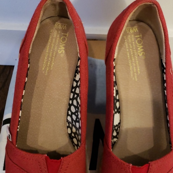 Tom's Peep Toe Wedge - Picture 2 of 4